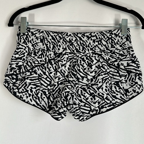 Lululemon Water: Reversible Surf Shorts Black/White & Blue Size 4 - Picture 5 of 8